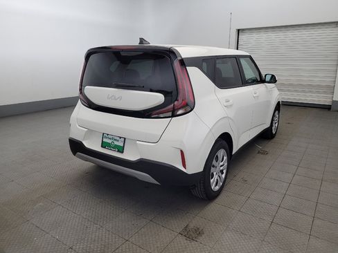 Used 2025 Kia Soul LX image 9