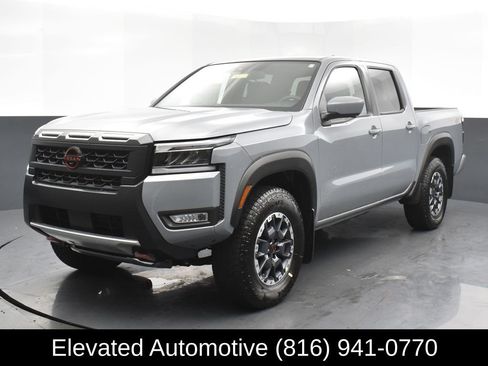 Used 2025 Nissan Frontier PRO-4X w/ Pro Convenience Package image 2