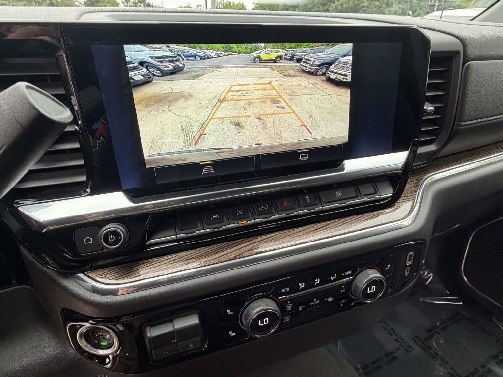Used 2025 Chevrolet Silverado 1500 LT AWD/4WD image 18