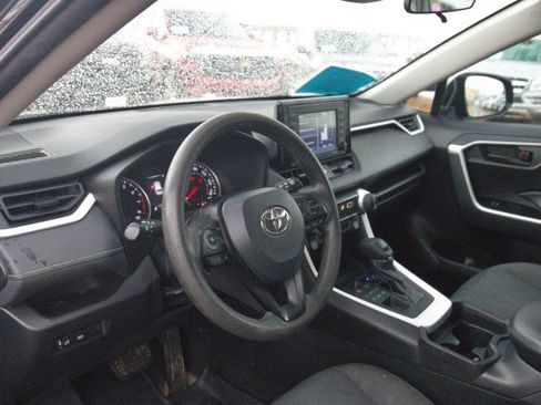 Used 2021 Toyota RAV4 LE AWD/4WD image 15