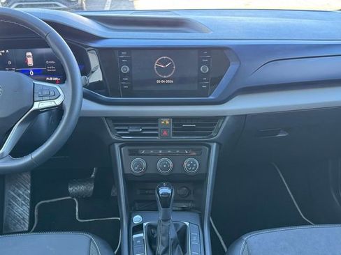 Certified 2022 Volkswagen Taos SE image 15