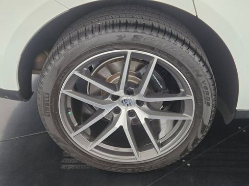 Used 2024 Porsche Macan image 10