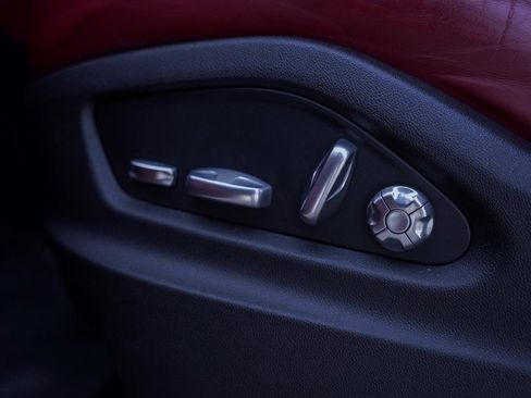 Used 2021 Porsche Cayenne GTS image 19