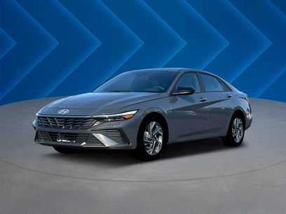 New 2025 Hyundai Elantra SEL