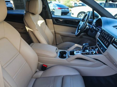 Used 2019 Porsche Cayenne image 23