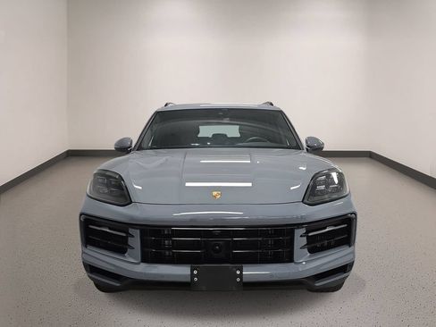 Certified 2024 Porsche Cayenne AWD/4WD image 9
