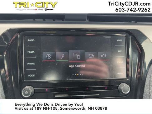 Used 2021 Volkswagen Passat 2.0T SE image 22