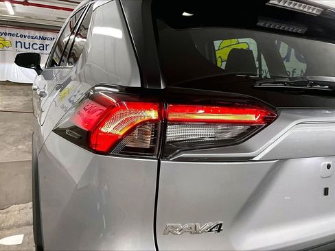 Certified 2025 Toyota RAV4 XLE AWD/4WD image 31