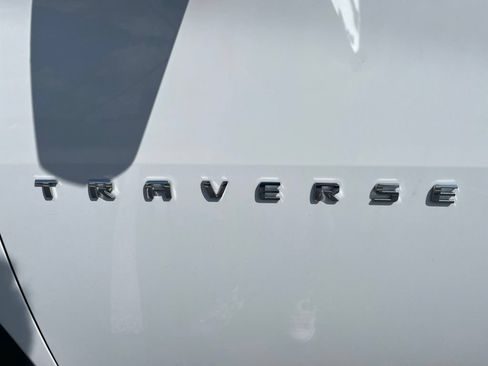 Used 2021 Chevrolet Traverse LT AWD/4WD image 16