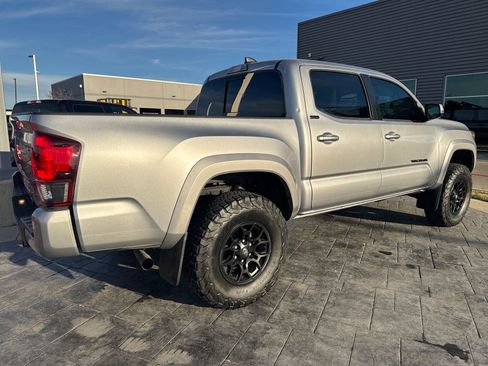 Used 2020 Toyota Tacoma SR5 image 5
