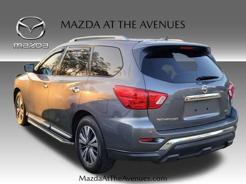 Used 2017 Nissan Pathfinder SV image 20