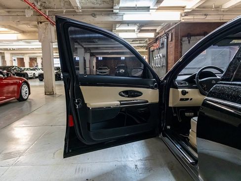 Used 2009 Maybach 62 S RWD image 96