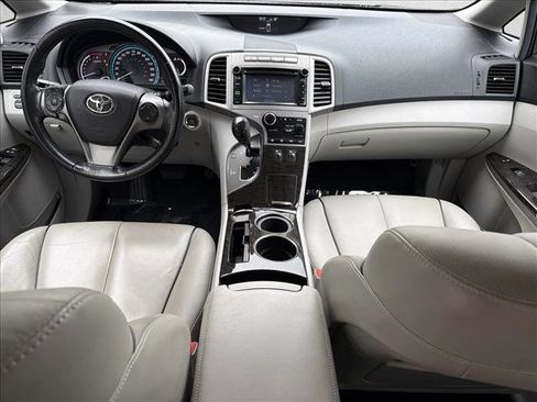 Used 2014 Toyota Venza XLE image 24
