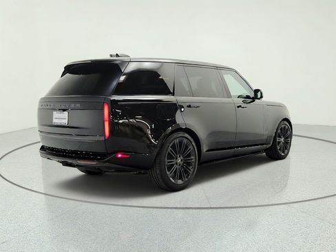 Used 2025 Land Rover Range Rover Long Wheelbase SE AWD/4WD image 5