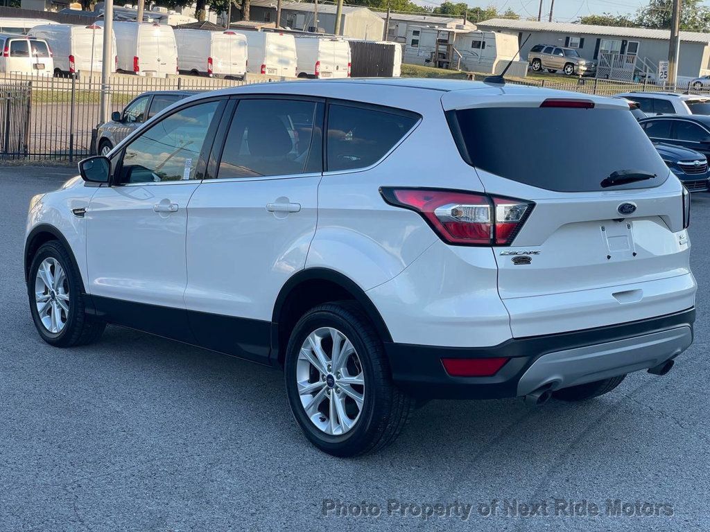 Used 2017 Ford Escape SE FWD image 5