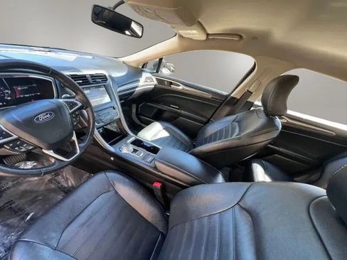 Used 2018 Ford Fusion Energi SE FWD image 12