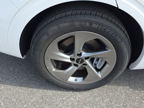 New 2026 Genesis GV70 2.5T Advanced AWD/4WD image 7