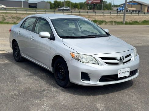 Used 2012 Toyota Corolla LE FWD image 35