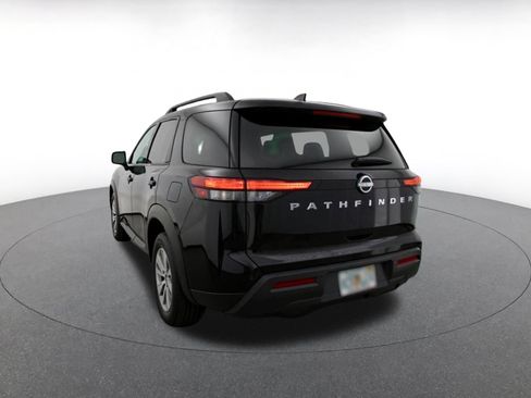 Used 2025 Nissan Pathfinder SV FWD image 11