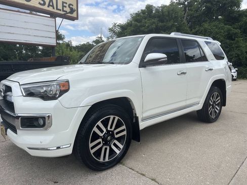 Used 2015 Toyota 4Runner Limited AWD/4WD image 2