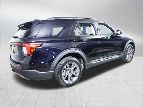 Used 2025 Ford Explorer Active w/ Active Comfort Package AWD/4WD image 7