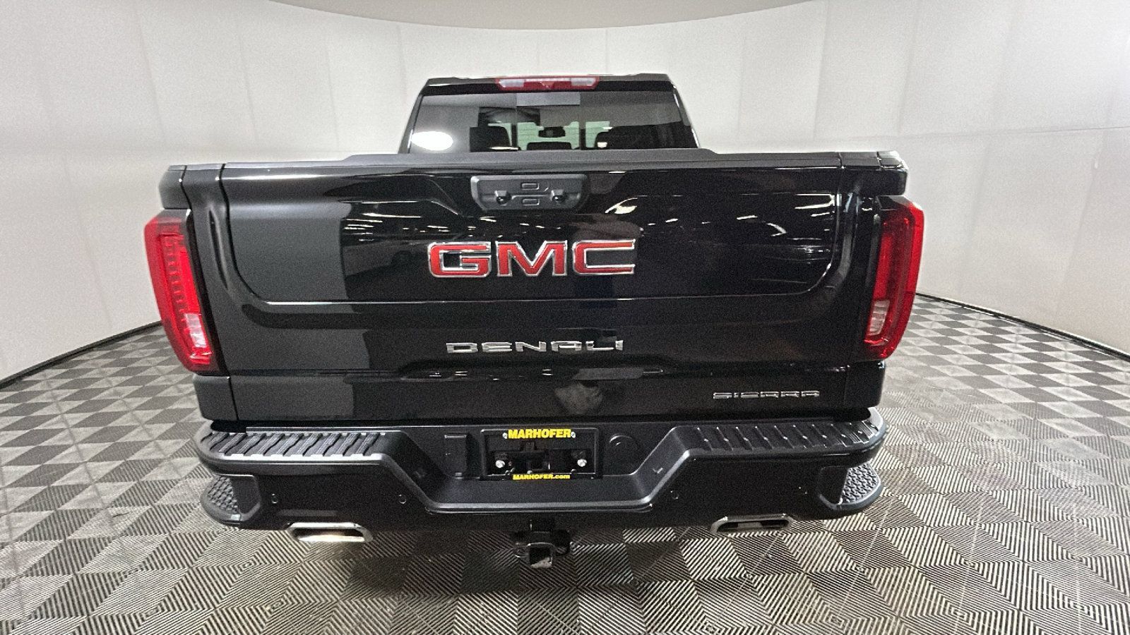 Used 2025 GMC Sierra 1500 Denali AWD/4WD image 4