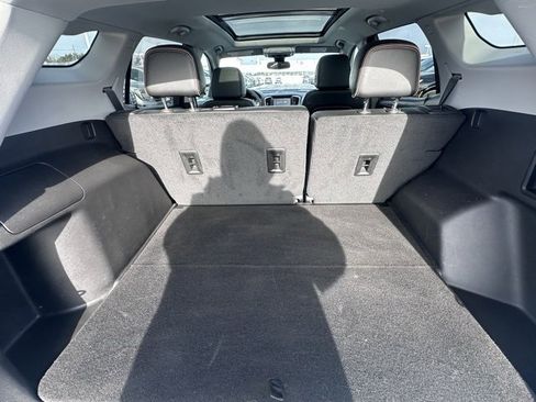 Used 2023 GMC Terrain AT4 w/ Infotainment Package II image 14