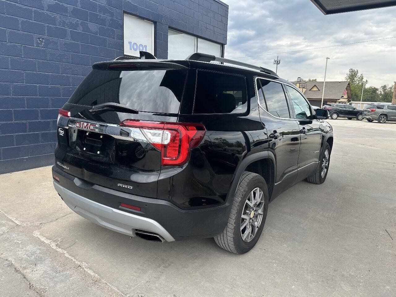 Used 2020 GMC Acadia SLT AWD/4WD image 8
