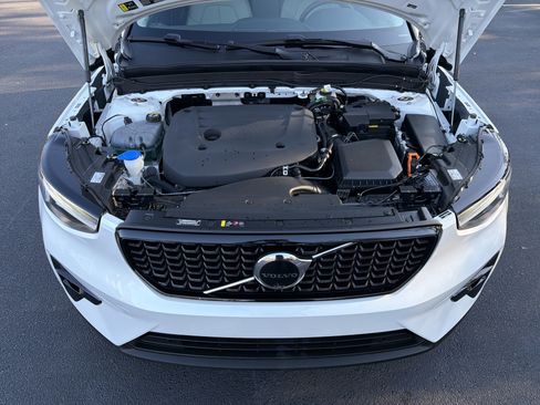 Used 2026 Volvo XC40 B5 Ultra w/ Protection Package Premier image 36