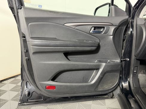 Used 2017 Honda Ridgeline Sport image 11