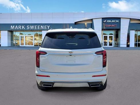 Used 2025 Cadillac XT6 Premium Luxury AWD/4WD image 31