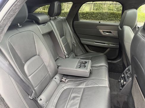 Used 2018 Jaguar XF S image 33