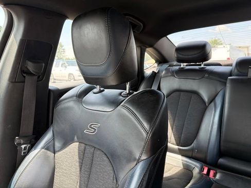 Used 2015 Chrysler 200 S FWD image 9
