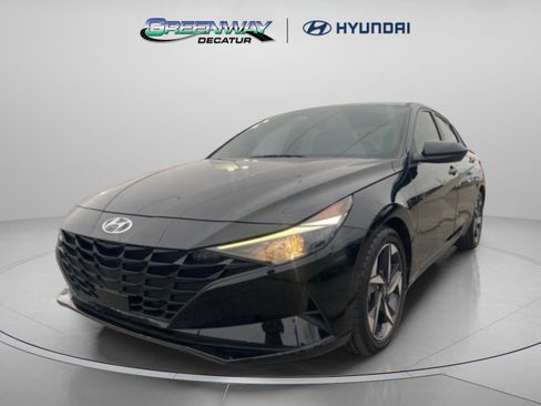 Used 2023 Hyundai Elantra SEL w/ Convenience Package image 6