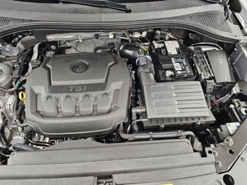 Used 2024 Volkswagen Tiguan Wolfsburg Edition image 39