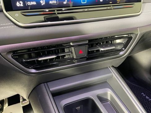 New 2025 Volkswagen Tiguan SE R-Line image 6