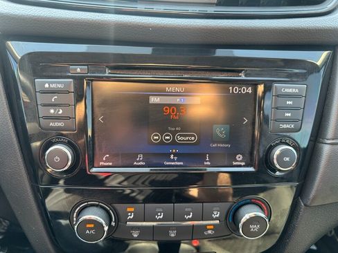 Used 2020 Nissan Rogue S FWD image 45