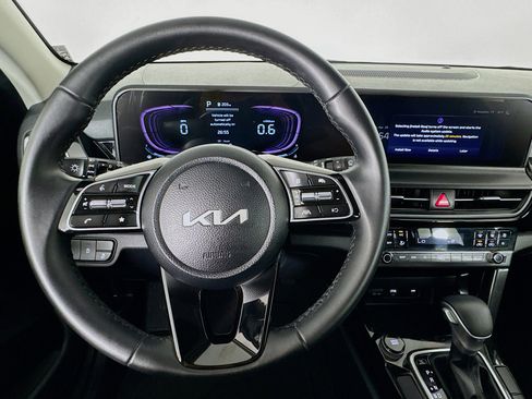 Used 2025 Kia Seltos S FWD image 11