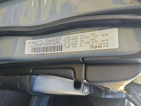 Used 2020 Jeep Grand Cherokee Altitude AWD/4WD image 15