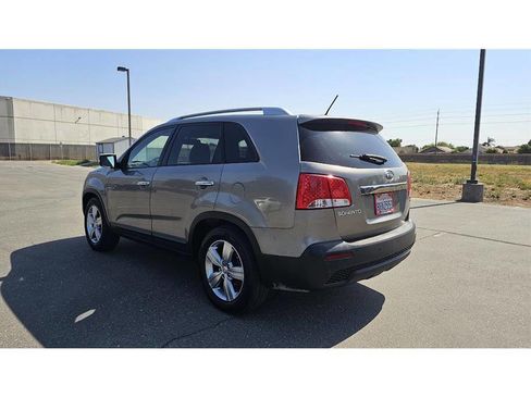 Used 2013 Kia Sorento EX w/ Premium Plus Pkg image 5