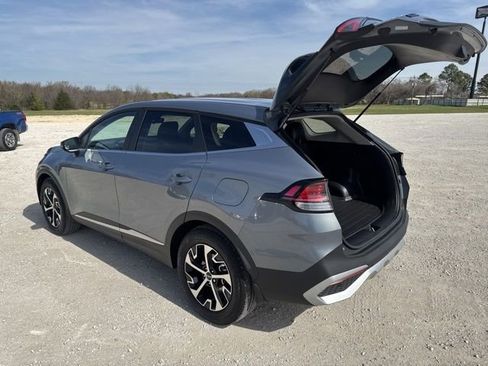 Used 2025 Kia Sportage EX image 4