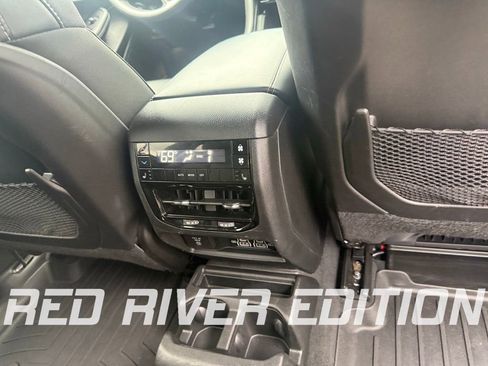 Used 2025 Jeep Grand Cherokee L Limited w/ MOPAR Finishing Package image 16