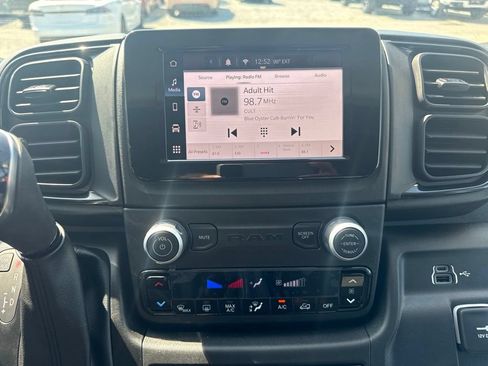 Used 2025 RAM ProMaster 2500 w/ Convenience Group FWD image 13