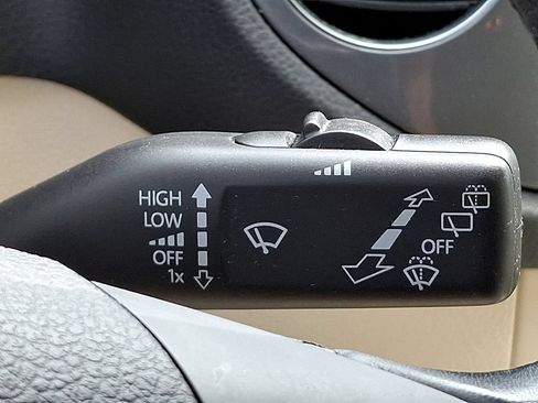 Used 2013 Volkswagen Tiguan SE FWD image 27