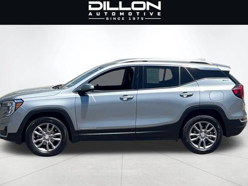 Used 2024 GMC Terrain SLT AWD/4WD image 7