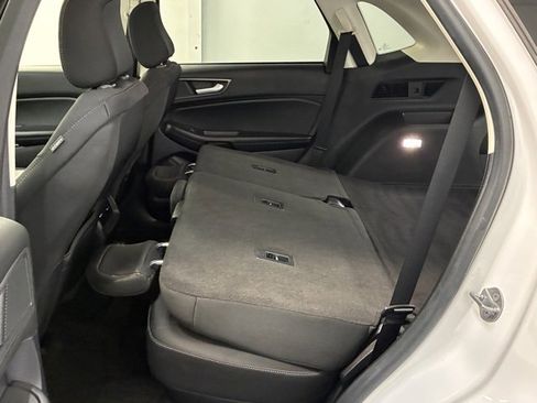 Used 2020 Ford Edge SE image 30