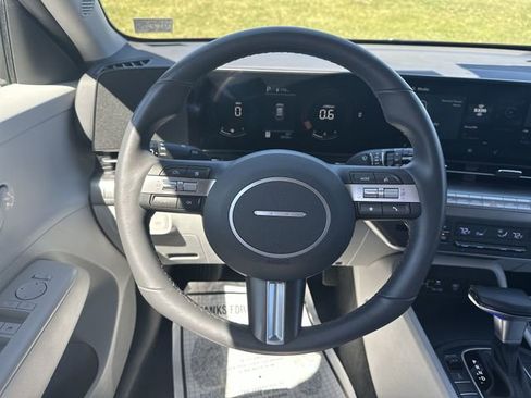 Used 2025 Hyundai Kona SEL image 13