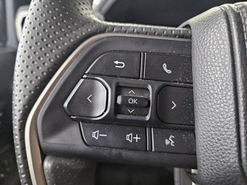 Used 2025 Toyota 4Runner Trailhunter AWD/4WD image 28