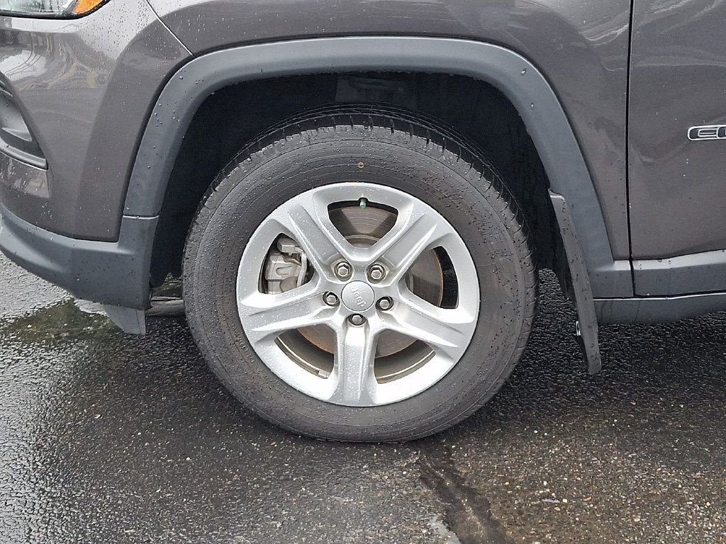 Used 2023 Jeep Compass Latitude AWD/4WD image 8