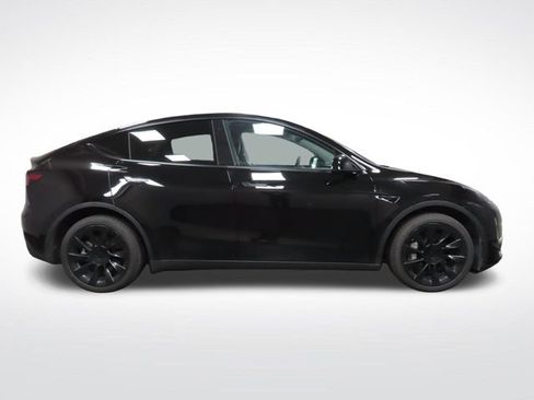 Used 2023 Tesla Model Y Long Range image 7